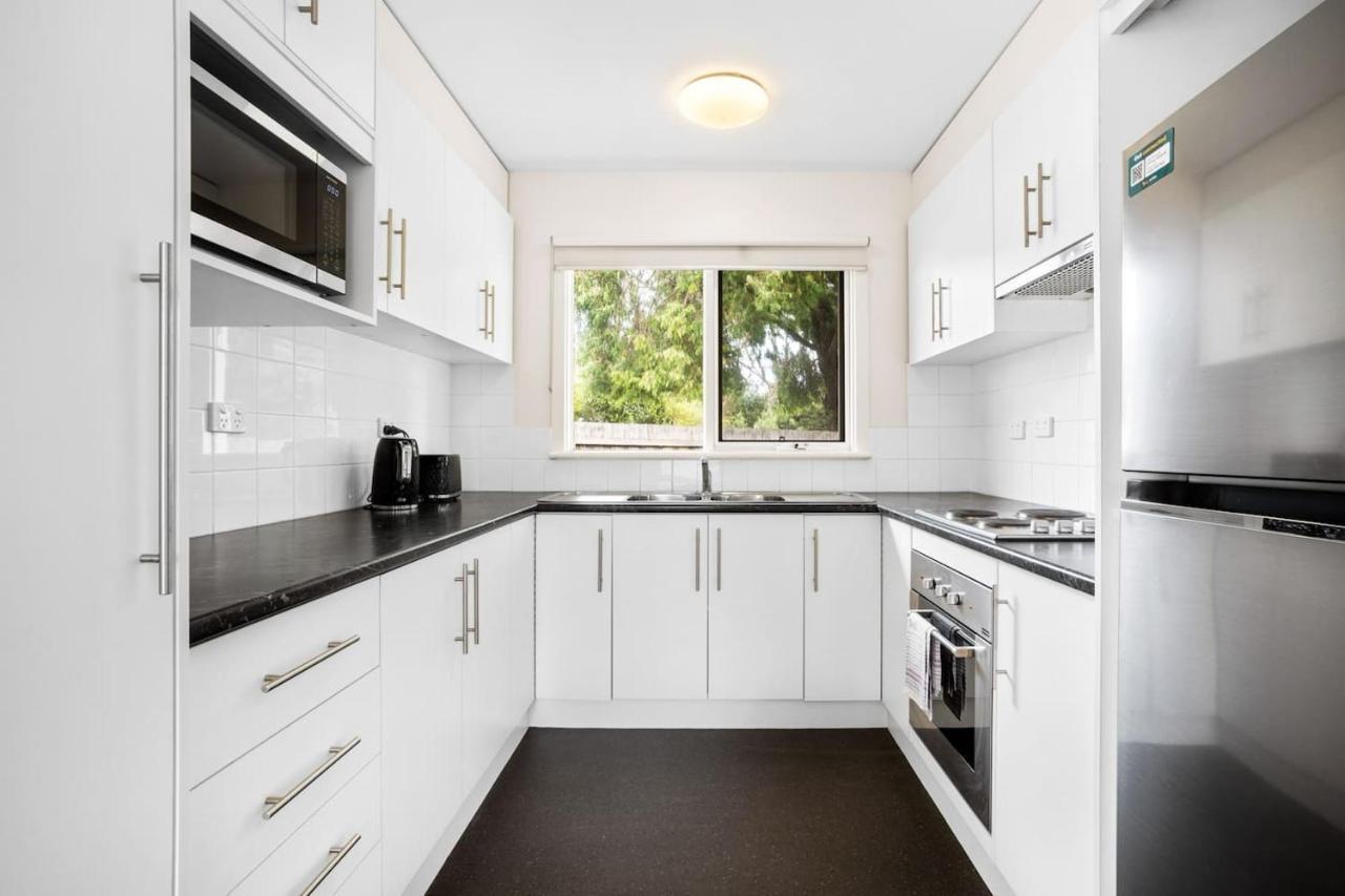 Cabinesque Comfort - A Refreshing Beachside Retreat Holiday home