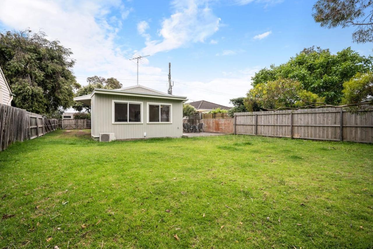 Cabinesque Comfort - A Refreshing Beachside Retreat Holiday home Barwon Heads